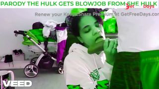 THE INCREDIBLE HULK GETS A BLOWJOB FROM SHE HULK GREEN COCK SUCKING-1