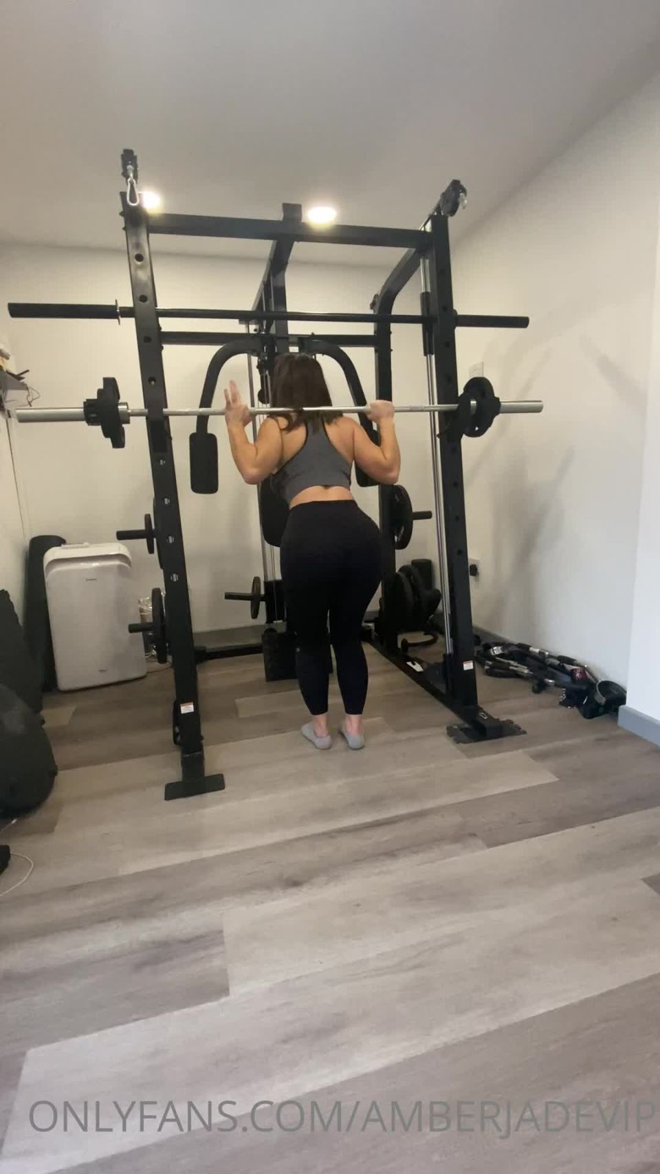 Onlyfans - Amberjadevip - Humyday workout with some deep squats  Hows my form - 20-01-2021