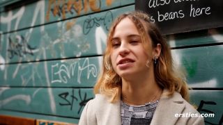Ersties  Nina Js Lesbische GangbangFantasie Wird Wahr.-9