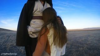 [AgePlays.com] ThePerfectCpl in Rey Blows a Jedi – Star Wars Outdoor Porno Fail-4