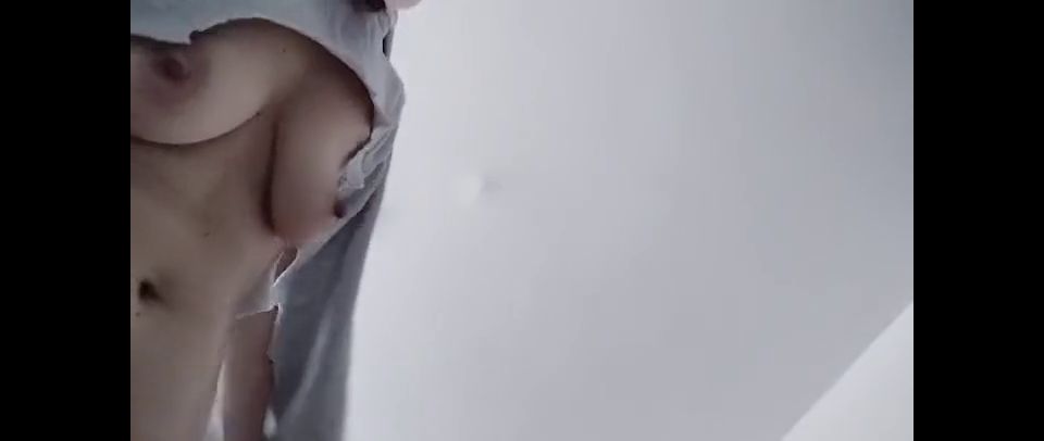 Hermina - Amateur wife crazy dance in the house naked. Hot wife cuts off her clothes.