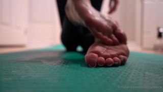 toetallydevine(25-07-2021) Sweaty veiny workout feet-9