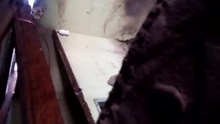 Really_sleazy_looking_bathroom-0