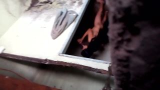 Really_sleazy_looking_bathroom-3