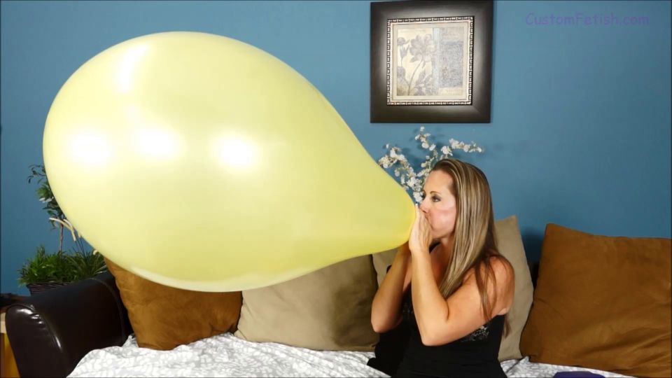 Custom Fetish - Amy Ball s 30 and 36 Blow to P - Fetish