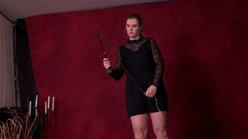 FEMDOMFOTO - Miss Sophie - Lady In Furs (German).