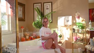 [Cosmid] Stephanie Burke [10.22.25] [1080p]-4