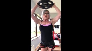 Julie Pereira - juliepereirapt () Juliepereirapt - trying to stay sweaty and muscled at home 01-04-2020-7