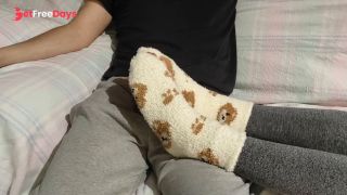 [GetFreeDays.com] amateur Loulou gives sockjob with her sexy toes Adult Leak December 2022-7