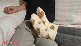 [GetFreeDays.com] amateur Loulou gives sockjob with her sexy toes Adult Leak December 2022-9