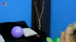 Custom Fetish - Bunny s Fingernail Balloon Popping 4K - Fetish-4