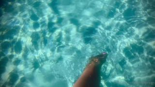 Farrah Reign () Farrahreign - watch my pretty toes dip in the pool 03-08-2020-3