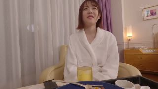 MIDV-626 完璧フィギュア体型美少女とオジさんぽ後、お泊まりデート！翌朝まで生々ハメ撮りで中年テクに溺れイカされ続けた日 水卜さくら-7