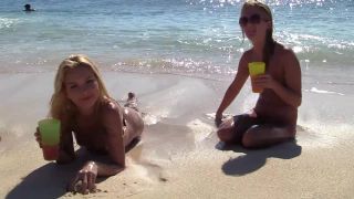 Franziska Facella and Sara Jaymes - Surf and Muff (Amateur porn)-3