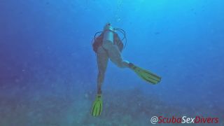 SCUBA Sex At The Bottom Of The Sea-1