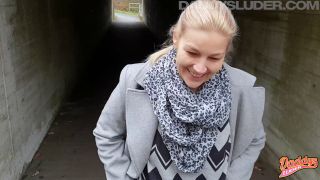 6217 Cold Public Fuck With A Fat Warm Facial-6