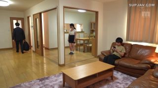 Reducing Mosaic MIMK-230 「さっさと射精して勉強頑張りなさい！」 毎日お母さんで性欲処理！母の事務的セックスは中出し放題1＆2実写版 シリーズ累計55，000部突破母子相姦の傑作！ 吉根ゆりあ-1