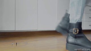 Rise Of The Giantess - Mis Zapatos Favoritos (Fetish porn)-3