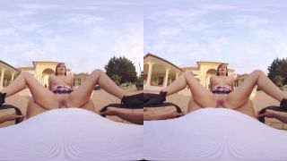 Lifeguard on Booty - Oculus 4K - Outdoor-8