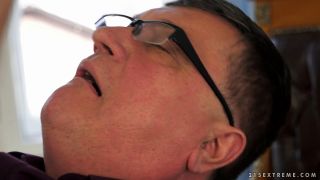 Video Chary Kiss Building Tents In The Pants 1080p FullHD-5