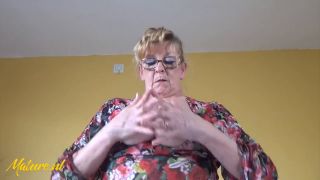 Pussy Rubbing Dutch Mature Lady Wendy Was Feeling Super Horny Today!-2