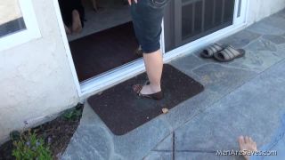 menareslaves com 254 ItsNoisyOutside-1