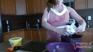 online adult video 31 lick big ass mature brunette girls porn | Baking with Heidi – Heidi Wow | ass-0