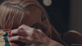 Sarah Vandella (Feel Me, See Me) Blowjob-1