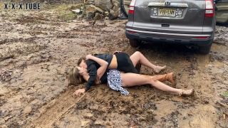  Lora Cross   CarSex Lora Cross Stuck In The Mud Tinder Date Mishap-8