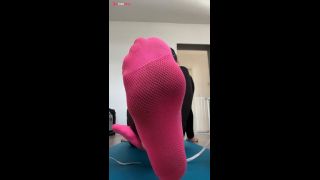 [GetFreeDays.com] enjoying my sweaty soles after the gym full video Adult Film January 2023-5