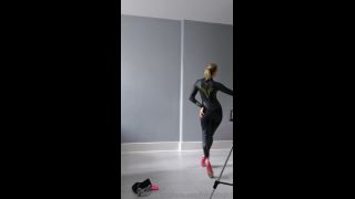 UKCuteGirl () Ukcutegirl - dancing in wetsuit and heels this morningjust because ha ha 12-02-2019-0