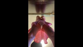 M@nyV1ds - QueenMotherSoles - Upskirt Giantess Gets Ready-6