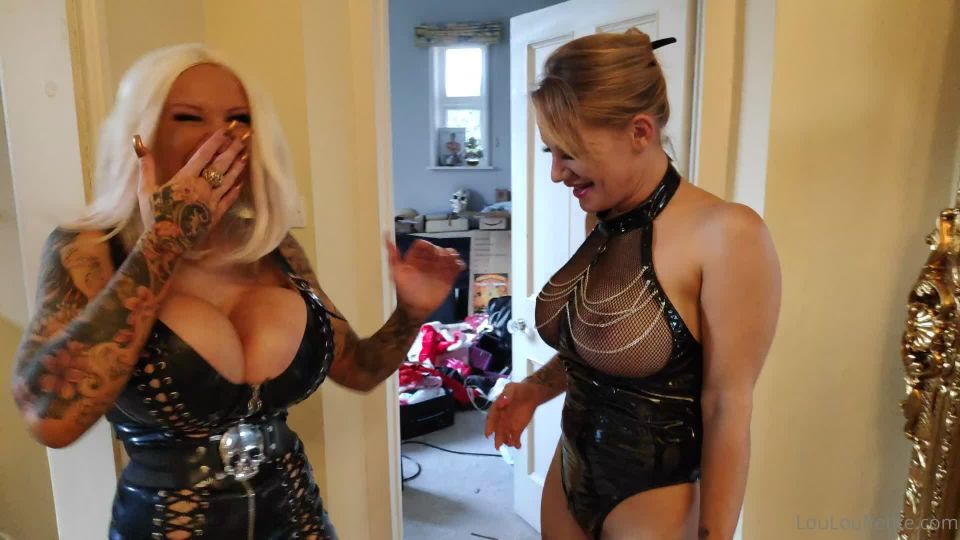 LouLou Petite Louloupetite - its funday friday and i got to have fun with sophieaslut behind the scenes filming with 18-12-2020