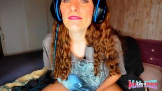 ASMR afternoon relax in bed-7