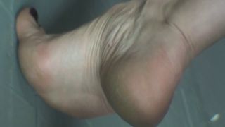 [GetFreeDays.com] KatieWalkingTipToe feet porn-8