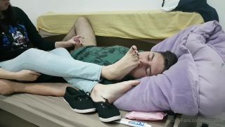 online video 34 latex fetish feet porn | sresrafeet 27-08-2020 Handjob cheirando os pezinhos. | feet-6