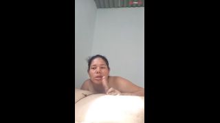 Hermosa chica mamadora-3