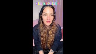 giaisabellaxx H265 2022-07-07 nothing to see here just a special chatty vlog for all my sad dads n lonely boys  if-2