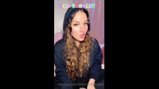 giaisabellaxx H265 2022-07-07 nothing to see here just a special chatty vlog for all my sad dads n lonely boys  if-7