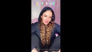 giaisabellaxx H265 2022-07-07 nothing to see here just a special chatty vlog for all my sad dads n lonely boys  if-9