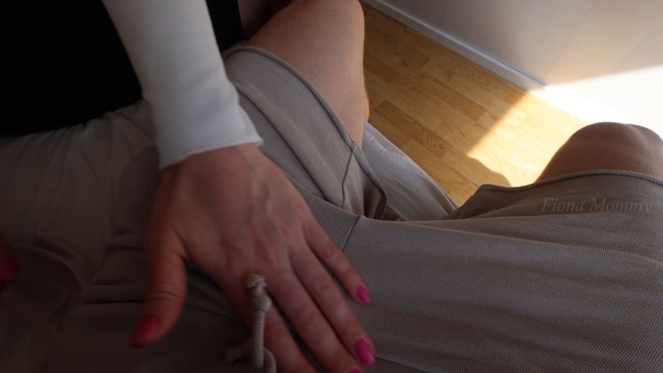 FionaMommy Step Son s Birtay Week Pt 1 Mommy s Handjob Lesson Onlyfans (Role Play)