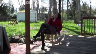 DiaperedonlineDonna Donna Smoking on Deck-1