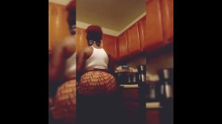 Mizzbeethebodyxxx () - getting ready to cookhappy thanksgiving 22-11-2018-1