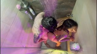 Sexo Duro encuentro en la ducha con mi compañera de la universidad-6