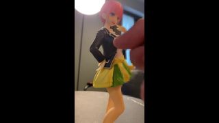 Hentai Videos 五等分の花嫁中野一花制服ver.フィギュアにぶっかけオナニー-3