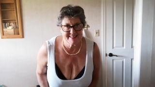 GILF Auntie Catches Pervert Nephew Jacking off | bbw | amateur porn siri bbw-2