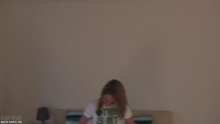 NSimsVideo 01 - Happy New Years XOXO Nikki HD (01 01 2011)-5