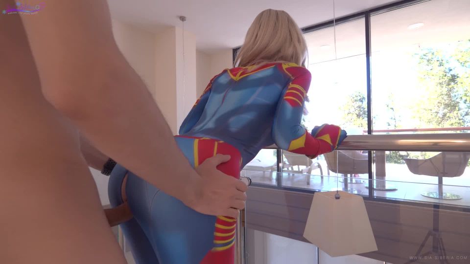 [SuperMisses.com] Captain - Marvel.
