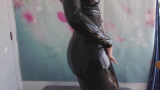 Latex Shine – Fox Smoulder | solo female | fetish porn black femdom facesitting-1