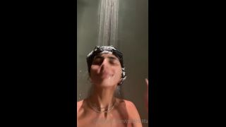 Onlyfans - Miakhalifa - When you want to be sexy but it doesnt line up with your hair wash day - 16-01-2021-0